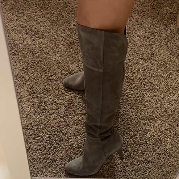 Vince camuto grey suede boots. - Picture 5 of 6